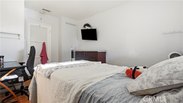 Detail Gallery Image 21 of 39 For 8838 Murietta, Panorama City,  CA 91402 - 3 Beds | 2 Baths