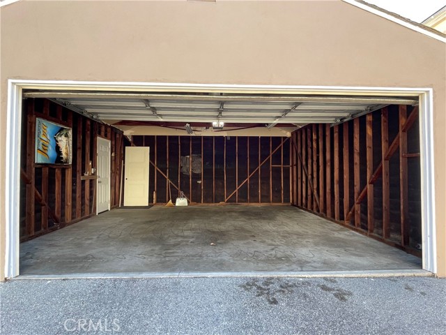 2-Car garage