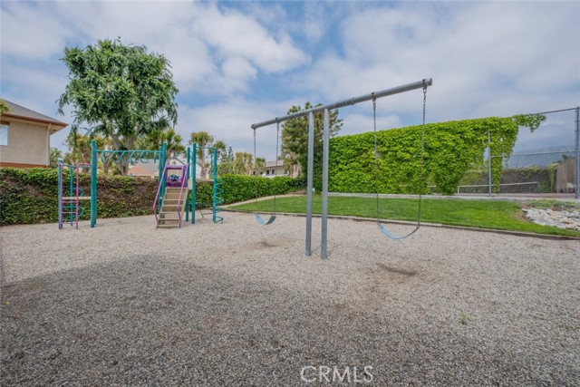 Detail Gallery Image 33 of 33 For 1046 Royal Oaks Dr #B,  Monrovia,  CA 91016 - 3 Beds | 2/1 Baths