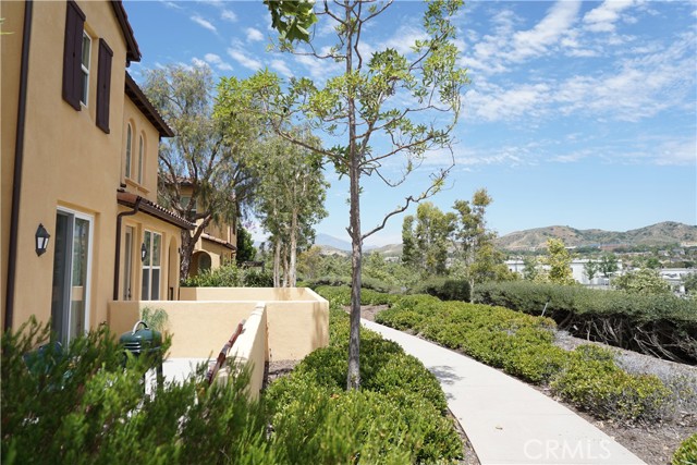 68 Glenalmond, Ladera Ranch CA: https://media.crmls.org/medias/db98cce0-49df-4854-9fc1-878015b317b1.jpg