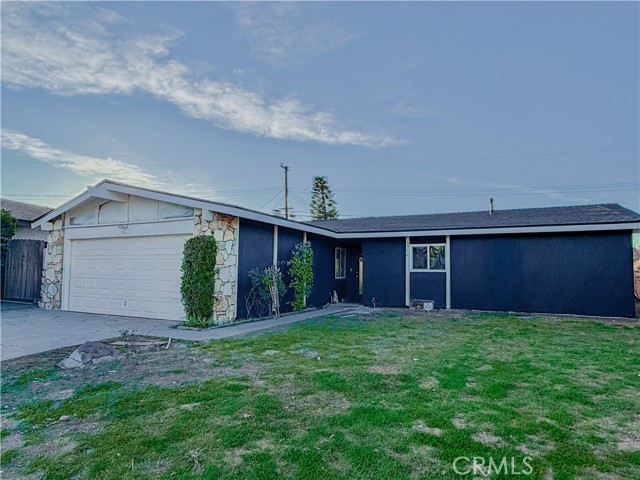3316 S Gauntlet, West Covina CA: https://media.crmls.org/medias/db98d42b-636f-4371-876a-04568093b619.jpg