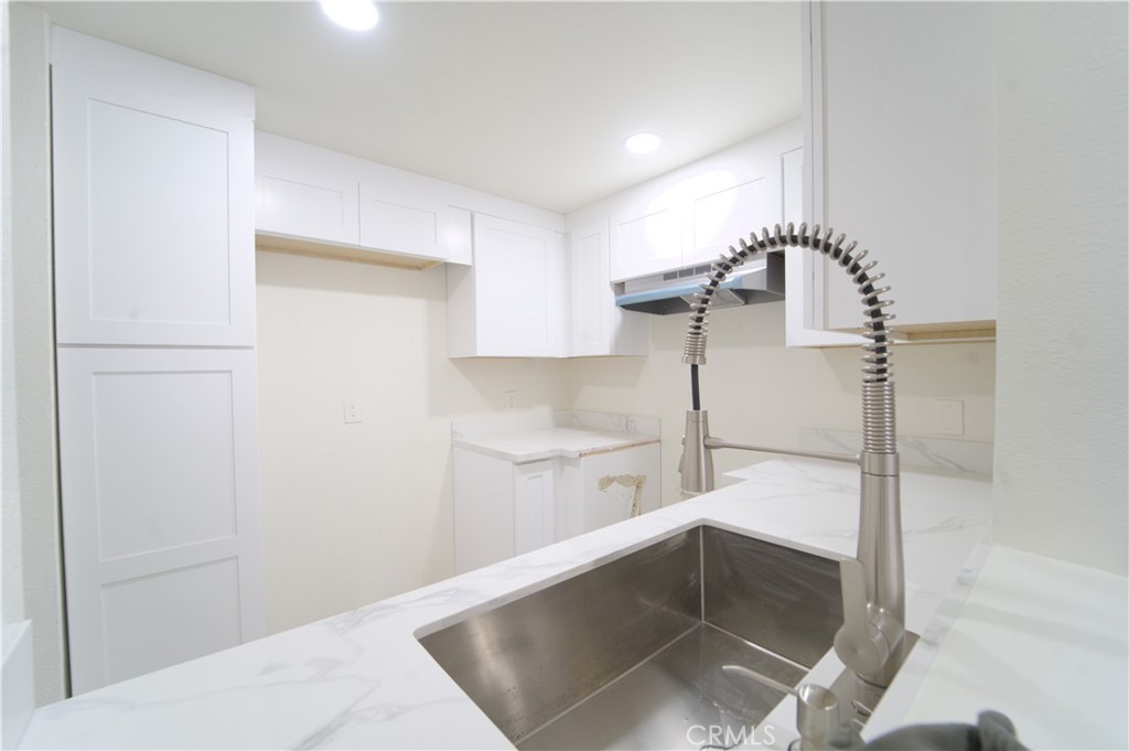 Db991cf9 C685 46d4 A66e 56e04b35d4d8