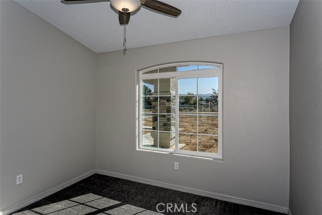 Detail Gallery Image 11 of 29 For 10399 Fifth Ave, Hesperia,  CA 92345 - 4 Beds | 2/1 Baths