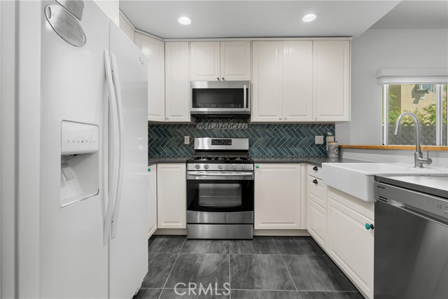 Detail Gallery Image 7 of 34 For 389 Ralcam Pl, Costa Mesa,  CA 92627 - 3 Beds | 2/1 Baths