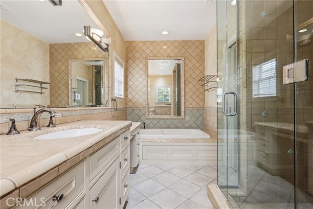 Detail Gallery Image 13 of 24 For 500 3rd, Manhattan Beach,  CA 90266 - 4 Beds | 5/2 Baths