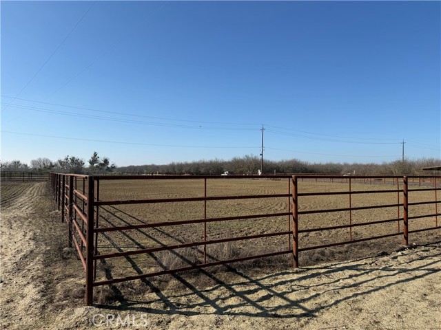 Detail Gallery Image 56 of 65 For 25565 Road 13, Chowchilla,  CA 93610 - 4 Beds | 3 Baths