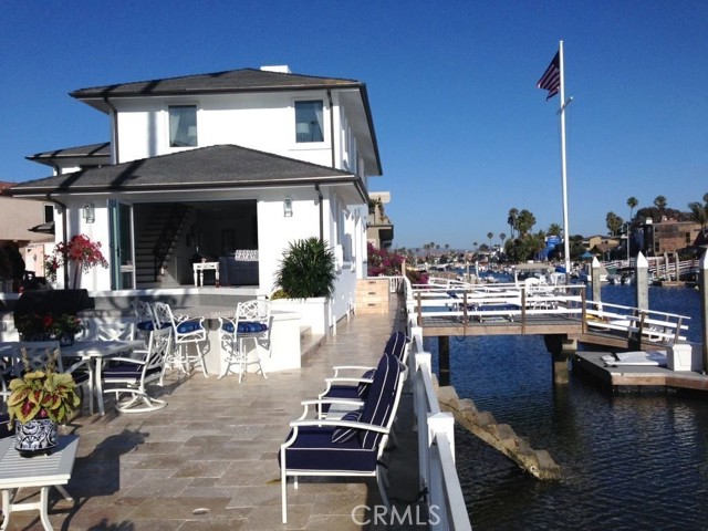 Detail Gallery Image 3 of 21 For 7 Balboa Coves, Newport Beach,  CA 92663 - 4 Beds | 4 Baths