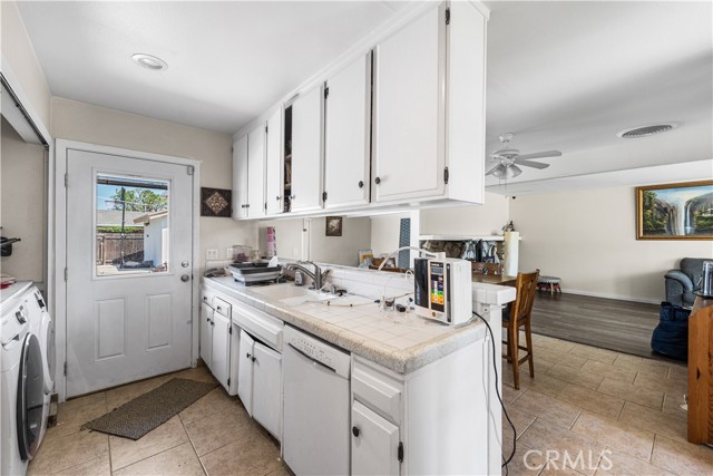 7948 Fallbrook Ave, West Hills CA: https://media.crmls.org/medias/db9c6853-64c2-4408-8ab4-32551d40e2de.jpg