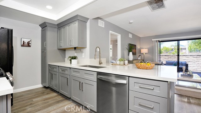 25191 Oak Canyon Lane, Lake Forest CA: https://media.crmls.org/medias/db9c87af-96a7-4f60-9ede-4abace4d90b5.jpg