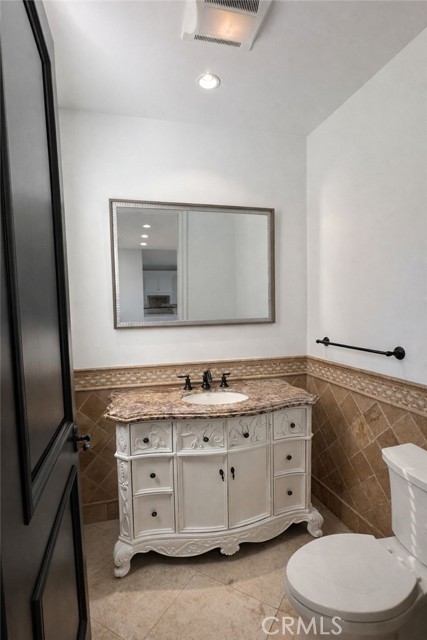 Detail Gallery Image 5 of 35 For 258 Santa Isabel Ave, Costa Mesa,  CA 92627 - 5 Beds | 5/1 Baths