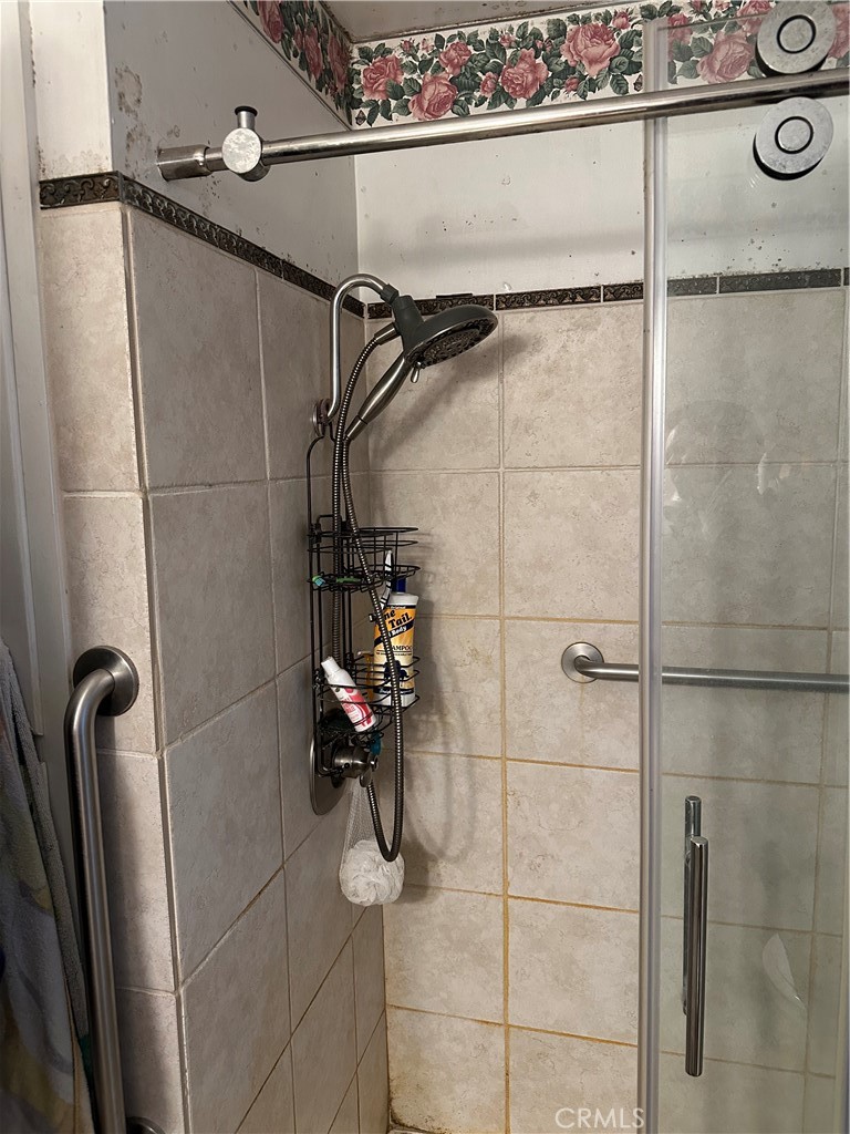 https://media.crmls.org/medias/db9d33f6-b255-4be6-bd0d-f15b03d17a4a.jpg?preset=X-Large