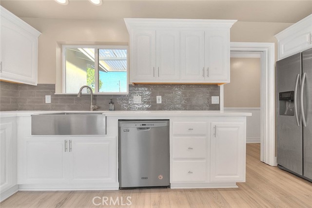 Detail Gallery Image 14 of 43 For 2149 W Cris Ave, Anaheim,  CA 92804 - 4 Beds | 2 Baths