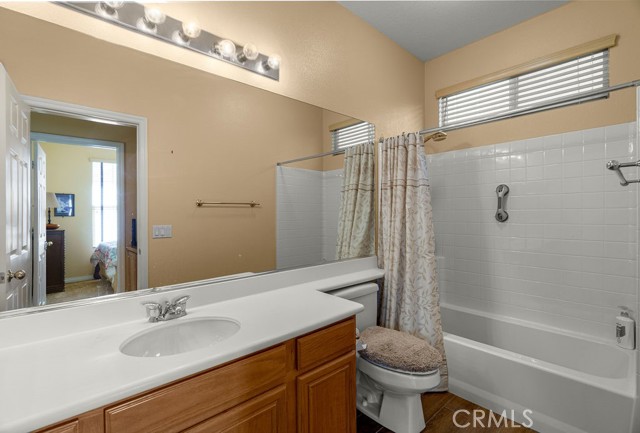 Detail Gallery Image 8 of 41 For 3201 Club Rancho, Palmdale,  CA 93551 - 4 Beds | 3 Baths