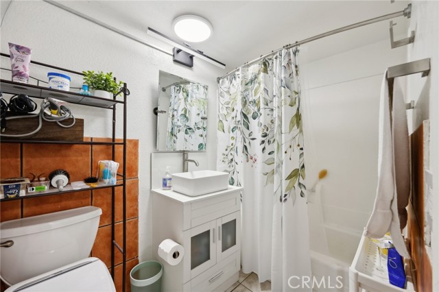 Detail Gallery Image 17 of 27 For 300 E Chestnut Ave #303,  Santa Ana,  CA 92701 - 2 Beds | 2 Baths