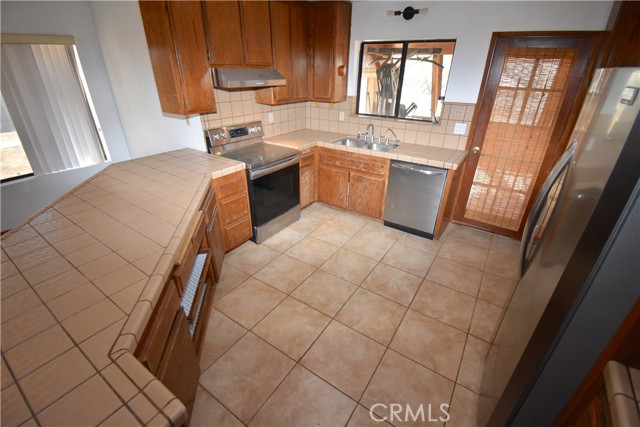 Detail Gallery Image 11 of 22 For 14652 Greenbriar Dr, Helendale,  CA 92342 - 2 Beds | 2 Baths