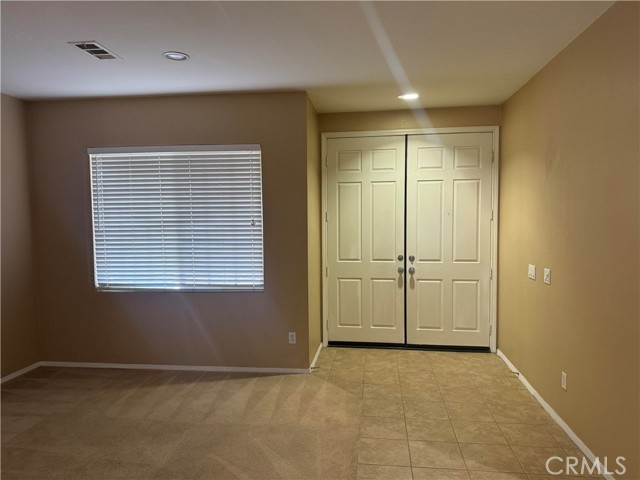 Detail Gallery Image 4 of 15 For 14063 Silverweed St, Hesperia,  CA 92344 - 5 Beds | 2/1 Baths