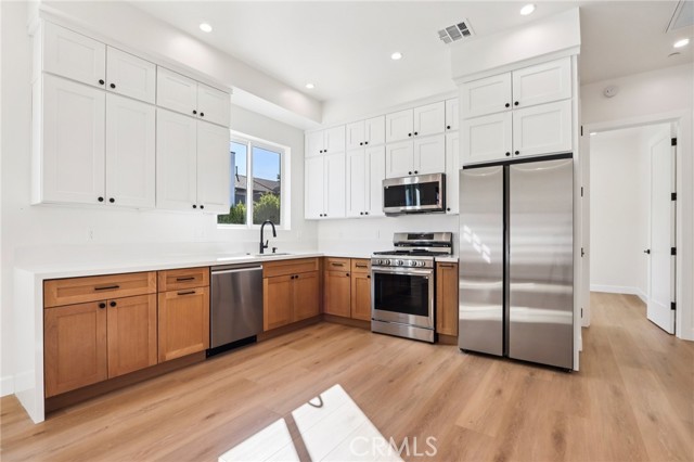 Detail Gallery Image 41 of 51 For 14931 Vose St, Van Nuys,  CA 91405 - 7 Beds | 6/1 Baths