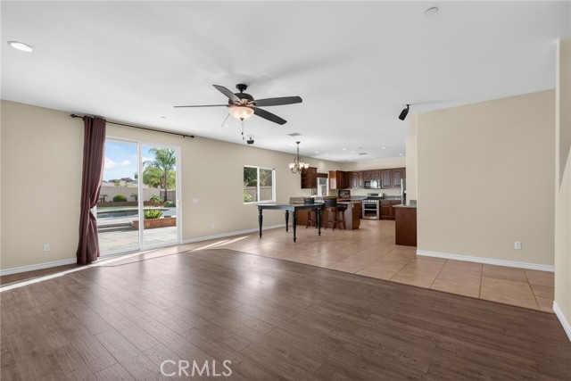 Detail Gallery Image 11 of 54 For 22270 Pinto Dr, Canyon Lake,  CA 92587 - 4 Beds | 3 Baths