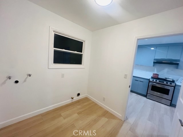 https://media.crmls.org/medias/dba49e08-d1e0-42e5-90f9-4c2731b52e05.jpg?preset=X-Large