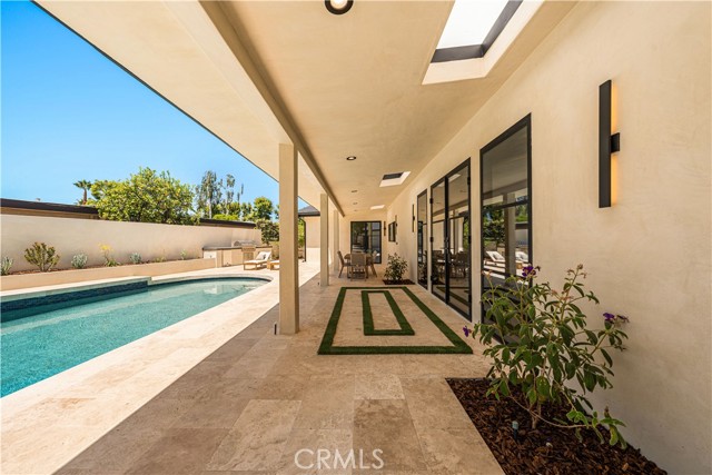 4195 Alonzo Avenue, Encino CA: https://media.crmls.org/medias/dba49f7b-57b4-4c8a-9776-f164da0a5b33.jpg