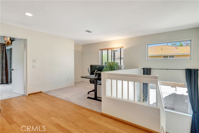 Detail Gallery Image 21 of 33 For 20009 Tanager Ct, Canyon Country,  CA 91351 - 3 Beds | 2/1 Baths