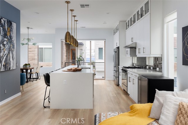 15 Ebb Tide Circle, Newport Beach CA: https://media.crmls.org/medias/dba5d71b-8c68-42df-96e7-6a09903adf0d.jpg