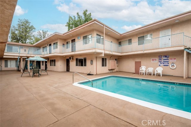 6520 Shirley Avenue, Reseda CA: https://media.crmls.org/medias/dba5dcfc-95a2-4a74-b037-e8f0f177e373.jpg