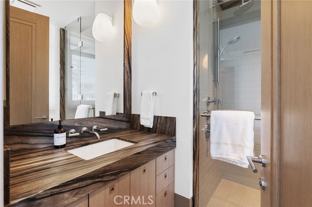 716 The Strand, Manhattan Beach CA: https://media.crmls.org/medias/dba7b840-5daf-4c97-b62b-c7020058eab3.jpg