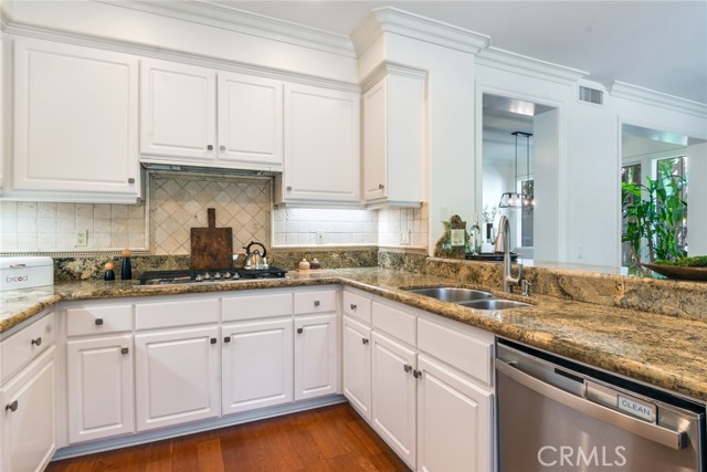 Detail Gallery Image 12 of 34 For 2515 Lewis Dr, Tustin,  CA 92782 - 4 Beds | 2/1 Baths