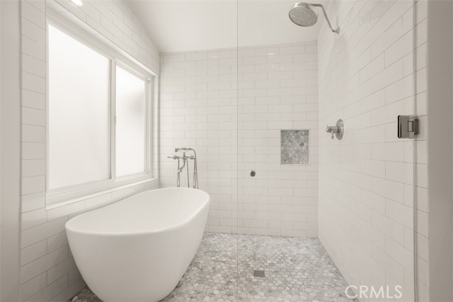 Detail Gallery Image 15 of 30 For 22450 Maycotte Rd, Woodland Hills,  CA 91364 - 3 Beds | 3 Baths