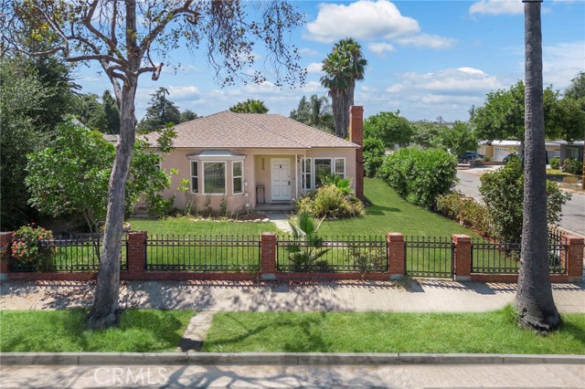 Detail Gallery Image 1 of 21 For 530 W Montana St, Pasadena,  CA 91103 - 3 Beds | 2 Baths