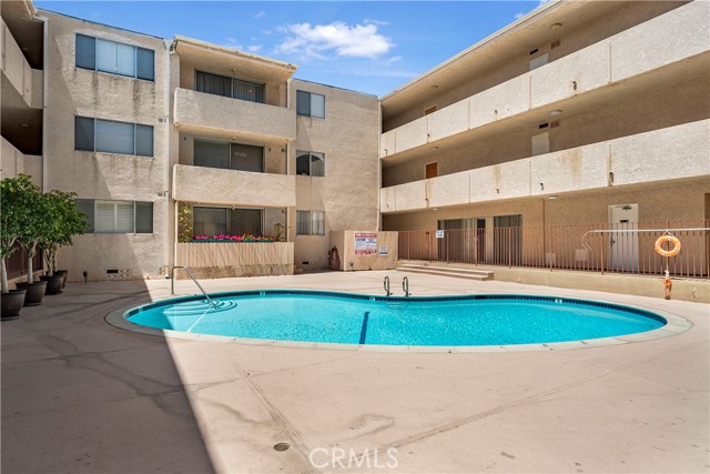 5429 Newcastle Avenue, Encino CA: https://media.crmls.org/medias/dbae6597-a727-43f7-b9ab-14568d5ae606.jpg