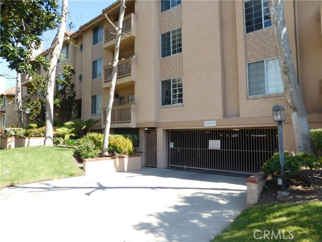 1616 S Barrington Unit: 105