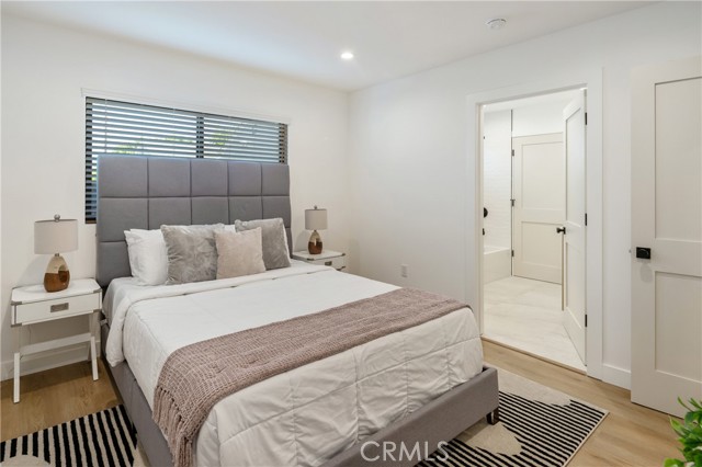 20109 Archwood Street, Winnetka CA: https://media.crmls.org/medias/dbaf234b-c3ca-41e7-97c6-2183ee5865ec.jpg