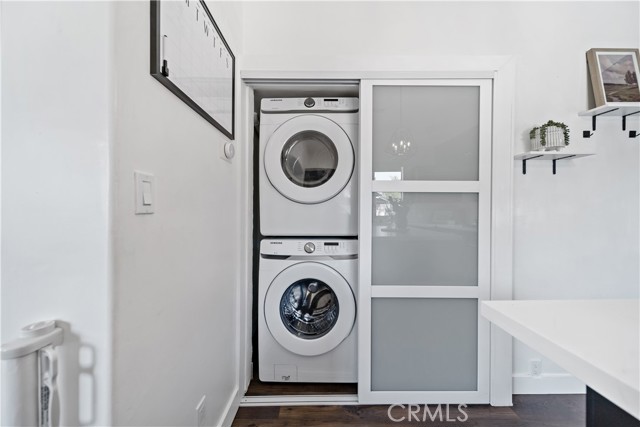 4116 E 14th Street, Long Beach CA: https://media.crmls.org/medias/dbafcaa9-3b5e-40d4-8174-575fb587dfef.jpg