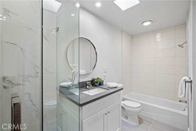 Detail Gallery Image 16 of 39 For 4647 Willis Ave #306,  Sherman Oaks,  CA 91403 - 2 Beds | 1 Baths