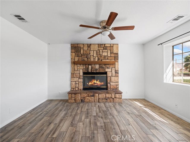 Detail Gallery Image 4 of 33 For 18896 Westlawn, Hesperia,  CA 92345 - 3 Beds | 2 Baths