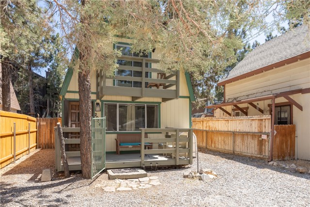 Detail Gallery Image 2 of 21 For 2064 9th Ln, Big Bear City,  CA 92314 - 2 Beds | 1 Baths