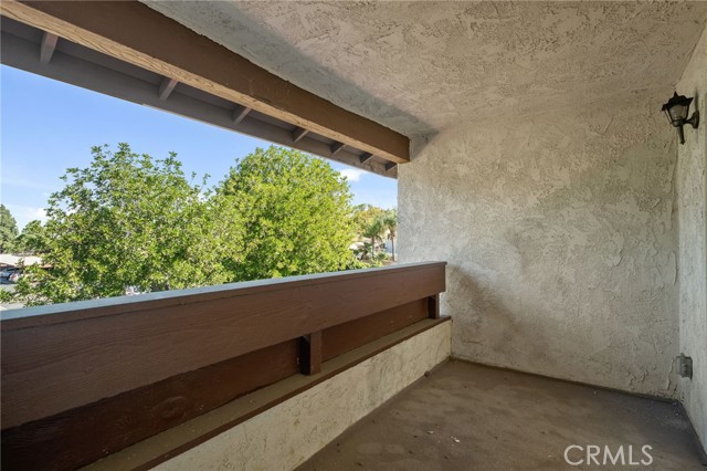 Detail Gallery Image 9 of 32 For 1305 Brentwood Cir #D,  Corona,  CA 92882 - 2 Beds | 2 Baths