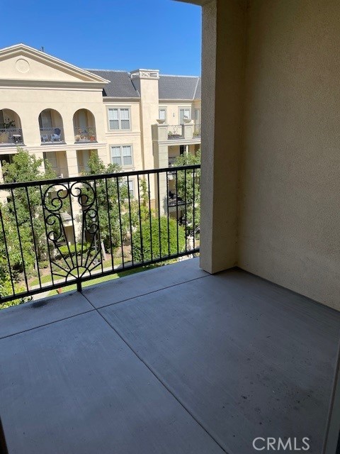 Detail Gallery Image 8 of 16 For 3467 Watermarke Pl, Irvine,  CA 92612 - 1 Beds | 1 Baths