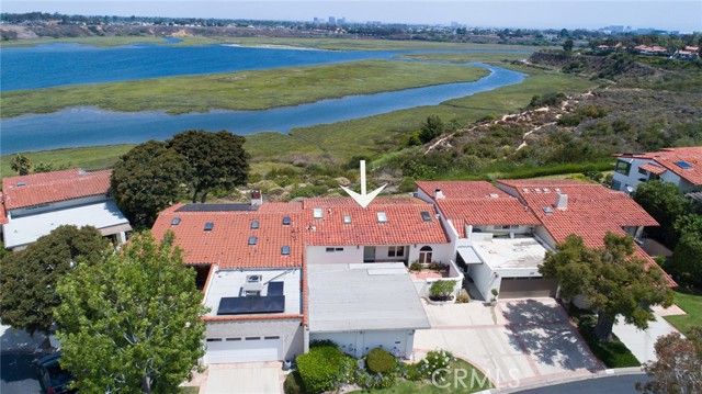 2163 Vista Entrada, Newport Beach CA: https://media.crmls.org/medias/dbb241bc-8eee-405a-b085-cf6d22d17a2e.jpg