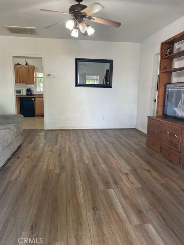 Detail Gallery Image 4 of 24 For 431 Douglas, Bakersfield,  CA 93308 - 2 Beds | 1 Baths