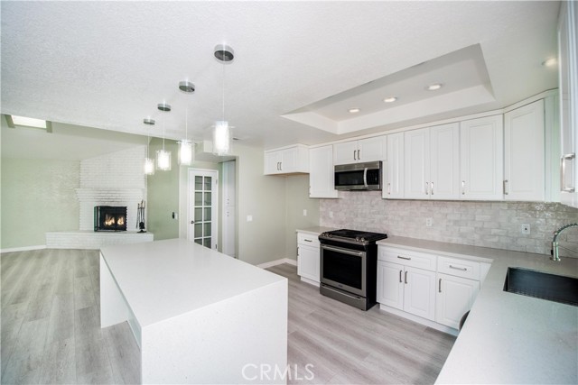 Detail Gallery Image 3 of 43 For 17631 Cottrell, Lake Elsinore,  CA 92530 - 3 Beds | 2 Baths