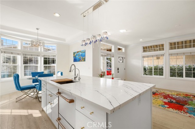 Detail Gallery Image 6 of 42 For 252 Mayflower Dr, Newport Beach,  CA 92660 - 2 Beds | 2 Baths