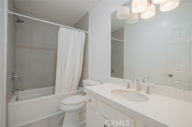 Detail Gallery Image 23 of 28 For 9700 via Roma, Burbank,  CA 91504 - 3 Beds | 2/1 Baths