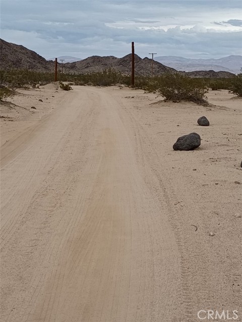 Detail Gallery Image 3 of 5 For 800 Bodick Rd, Landers,  CA 92285 - – Beds | – Baths