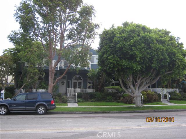704 Broadway L, Redondo Beach, California 90277, 3 Bedrooms Bedrooms, ,1 BathroomBathrooms,For Sale,Broadway,S10104675