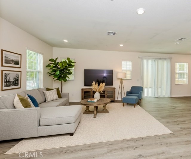 7460 Jersey Street, Chino CA: https://media.crmls.org/medias/dbb66cd8-3428-4ddf-8af7-45ceda811246.jpg