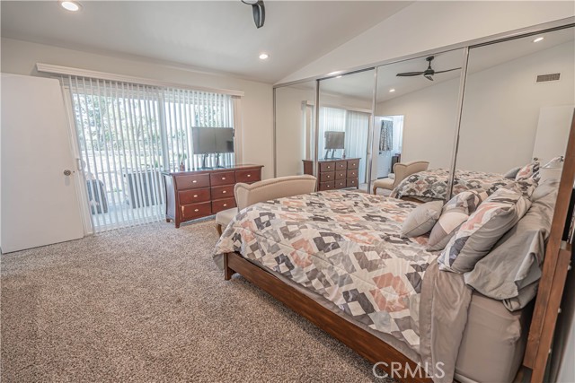 27412 Garza Drive, Saugus CA: https://media.crmls.org/medias/dbb684cd-af6c-48b1-8f46-573dde0845a1.jpg