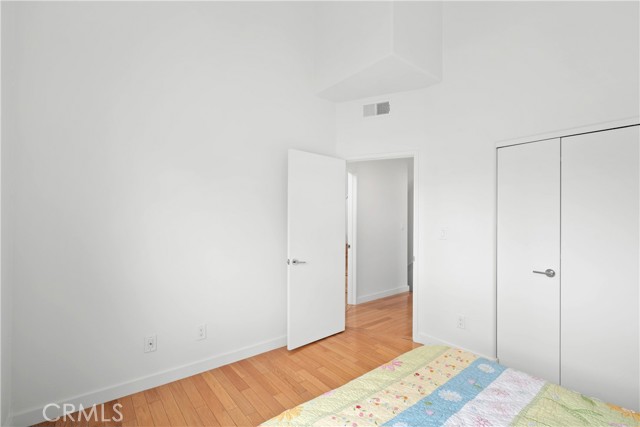 Detail Gallery Image 23 of 35 For 1733 Armacost Avenue #1,  Los Angeles,  CA 90025 - 3 Beds | 2/1 Baths